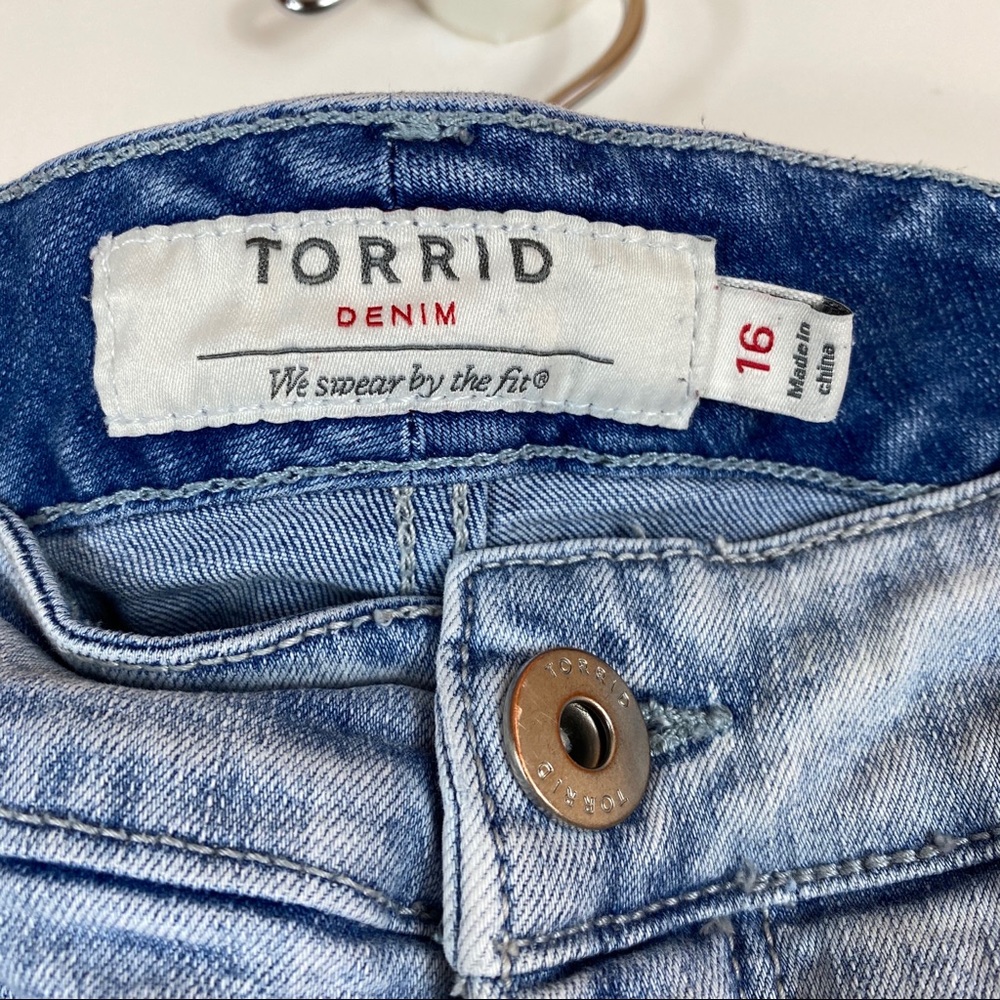 Torrid Denim Distresses Shorts We Swear by the Fit - Picture 3 of 13